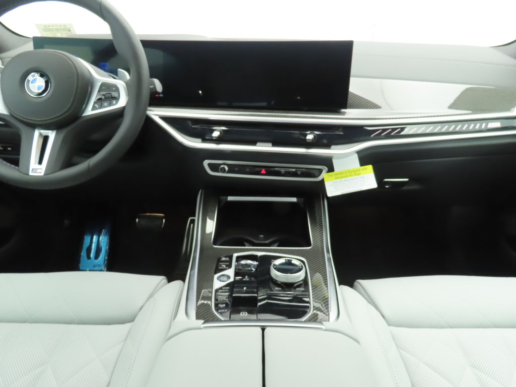 2025 BMW X5 M60i 13