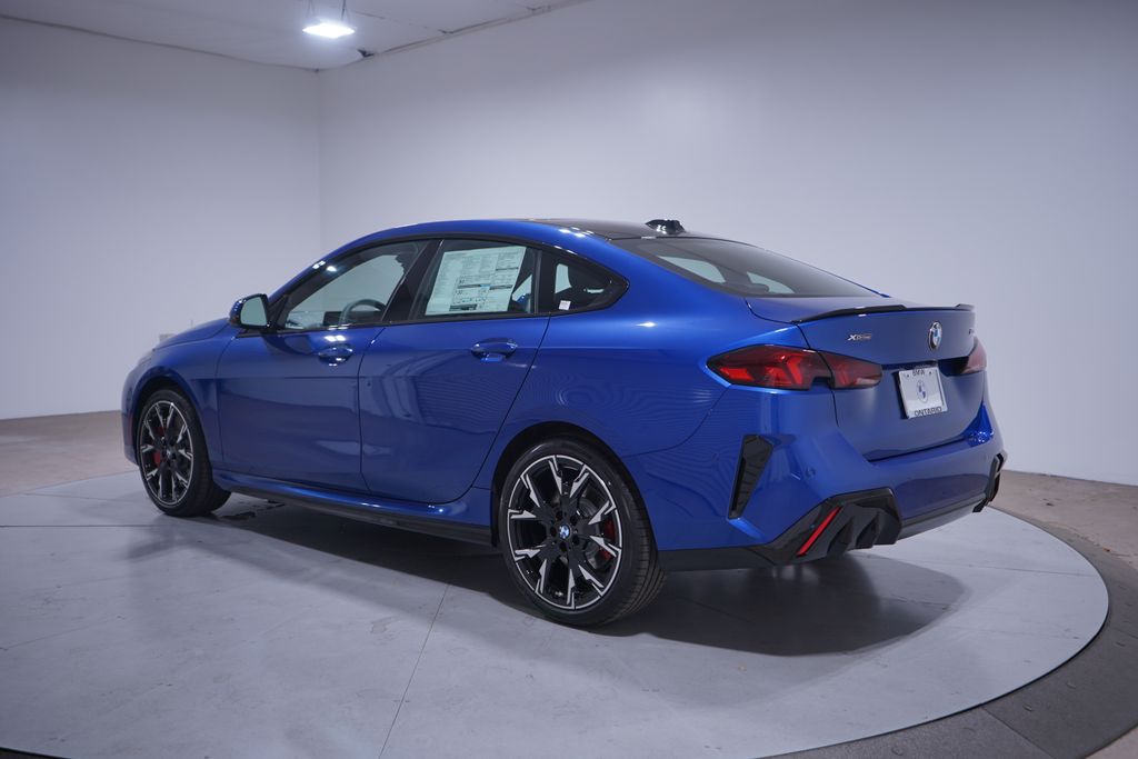 Thumbnail: 2025 BMW 2 Series - 3