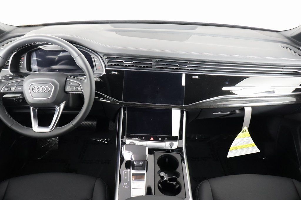 Thumbnail: 2026 Audi Q7 - 4