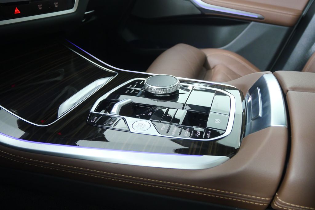 Thumbnail: 2025 BMW X5 - 27