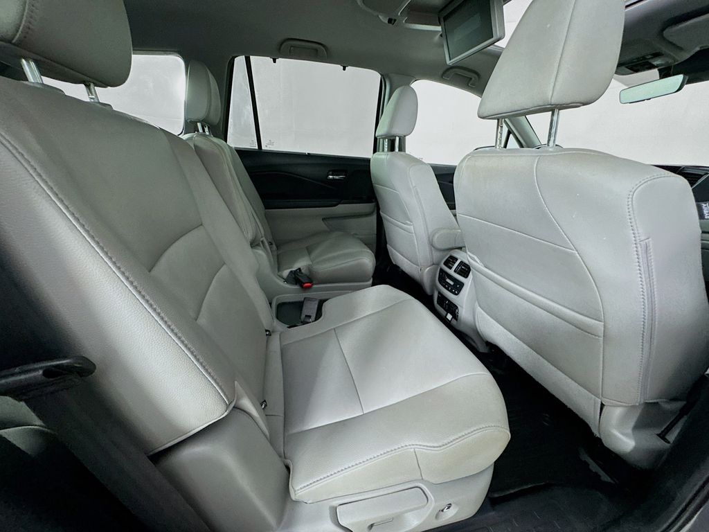 Used Car 2022 Honda Pilot  Touring For Sale Under $30,000 In Austin, Texas