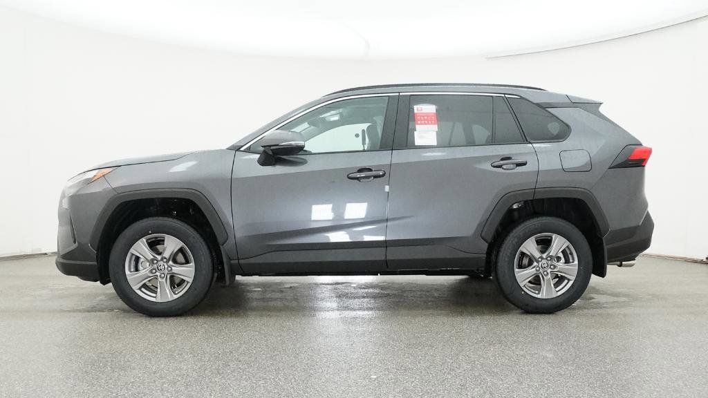 2025 Toyota RAV4 XLE 21