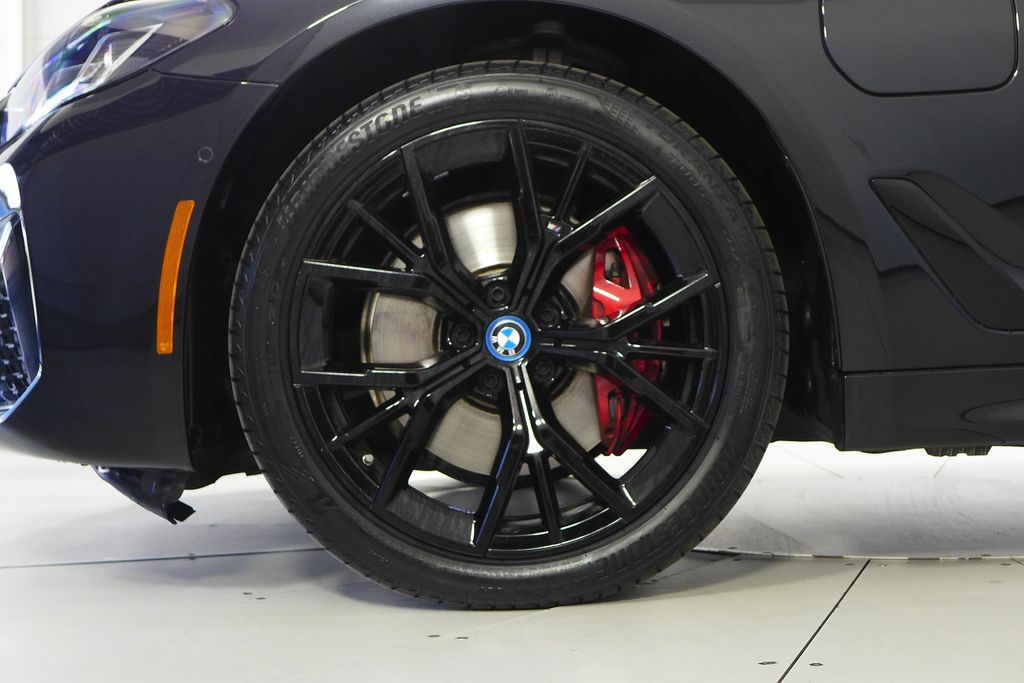 Thumbnail: 2023 BMW 5 Series - 5