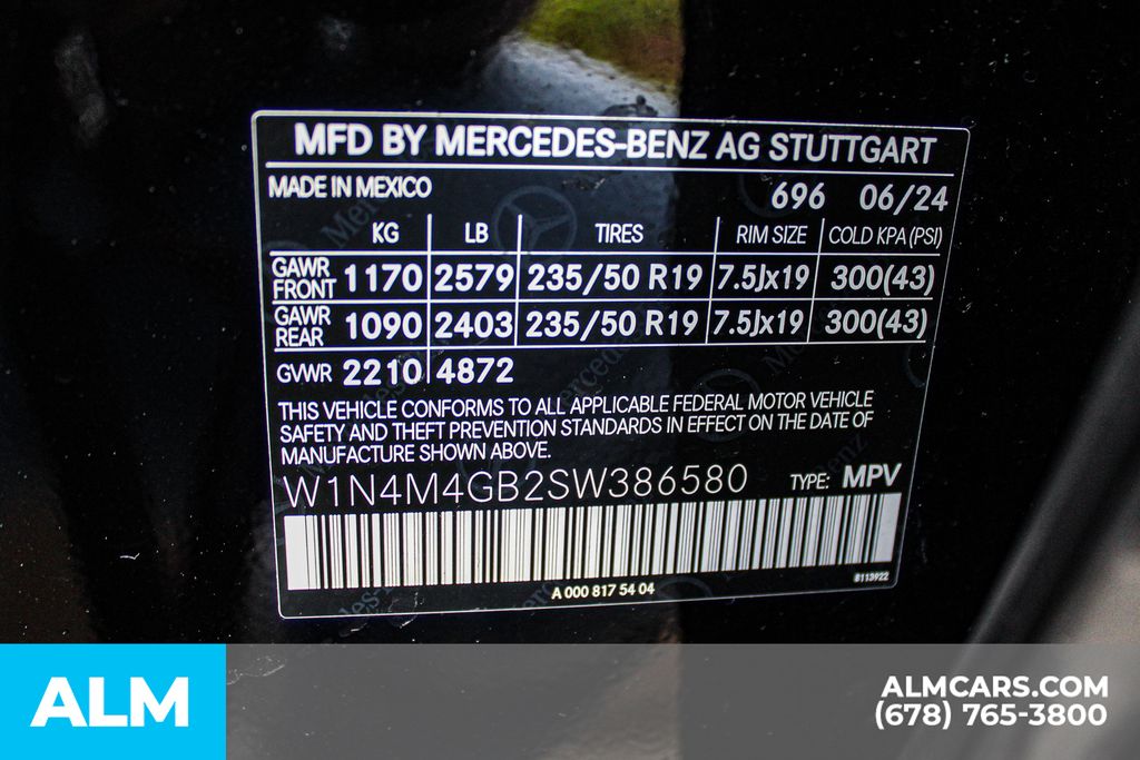 Used 2025 Black Mercedes-Benz GLB 250 image 41