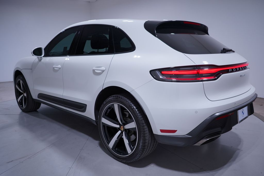 Thumbnail: 2024 Porsche Macan - 3