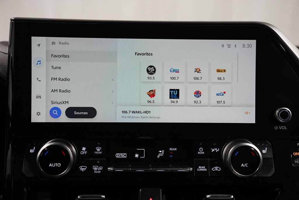 Thumbnail: 2023 Toyota Highlander - 18