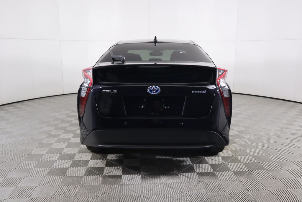 2016 Toyota Prius Four 6
