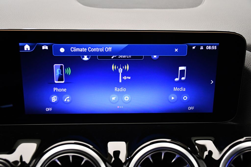 Thumbnail: 2025 Mercedes-Benz GLA - 25