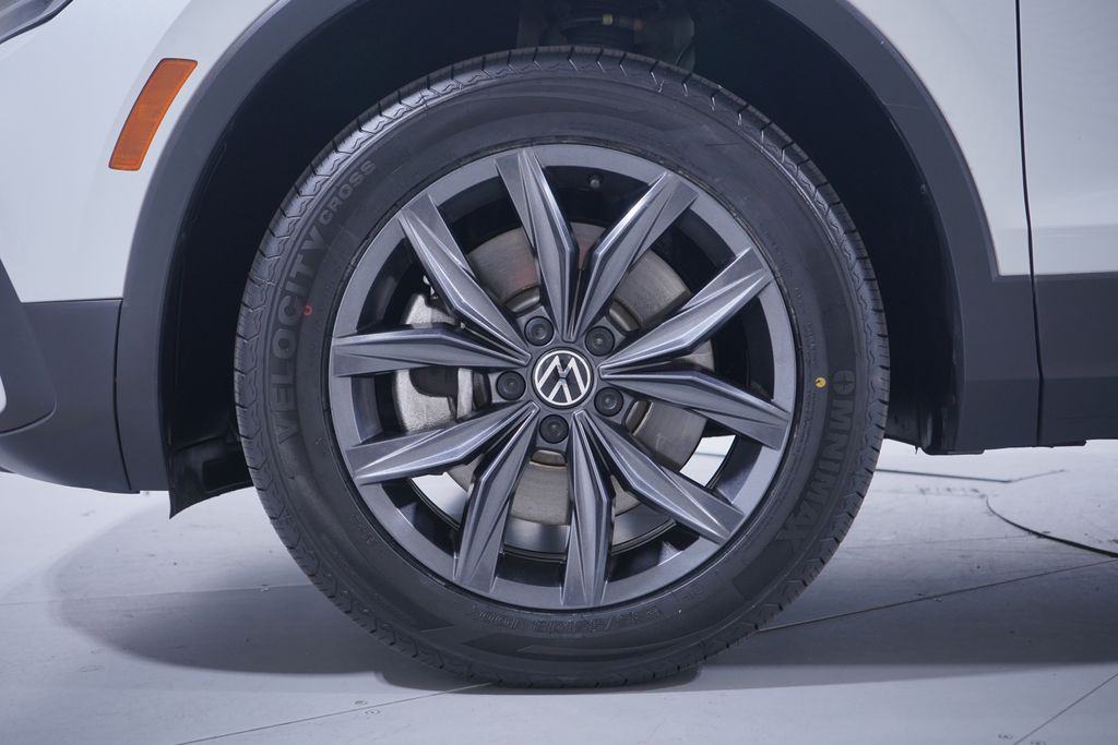 Thumbnail: 2023 Volkswagen Tiguan - 2