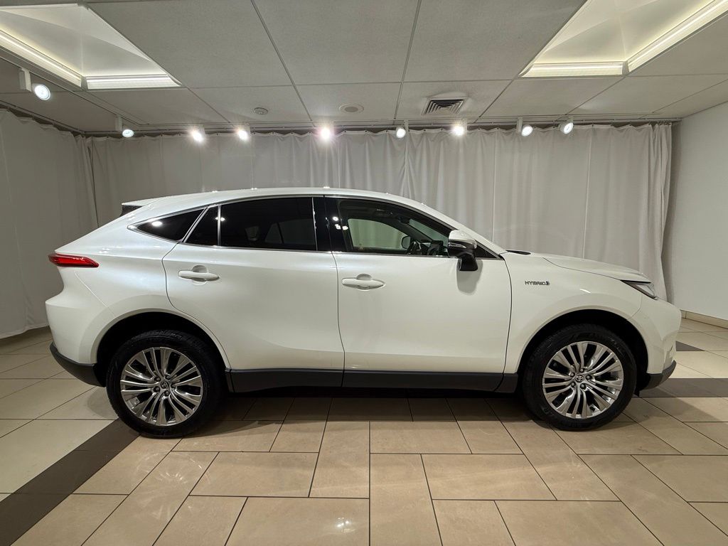 Thumbnail: 2021 Toyota Venza - 11