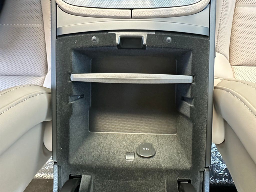 Thumbnail: 2026 Porsche Panamera - 25