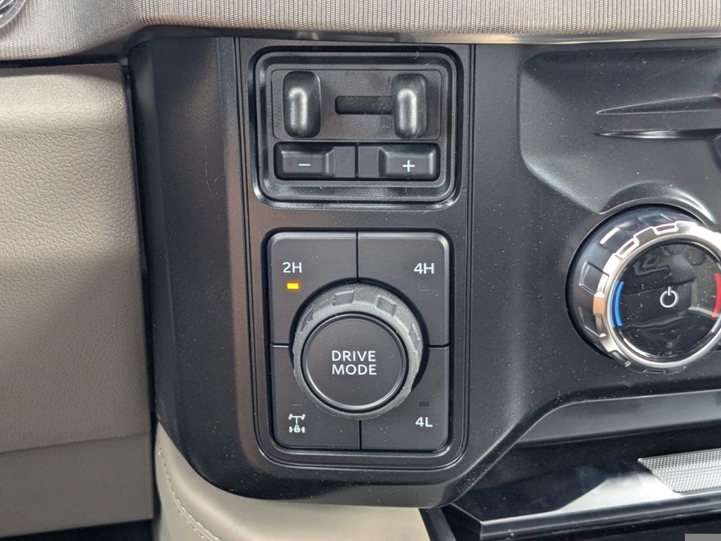 2025 Ford F-250 Super Duty Platinum