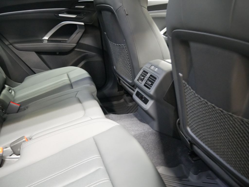 Thumbnail: 2025 Audi Q5 - 32