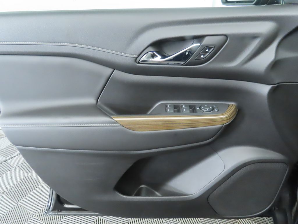 2023 GMC Acadia SLE 25