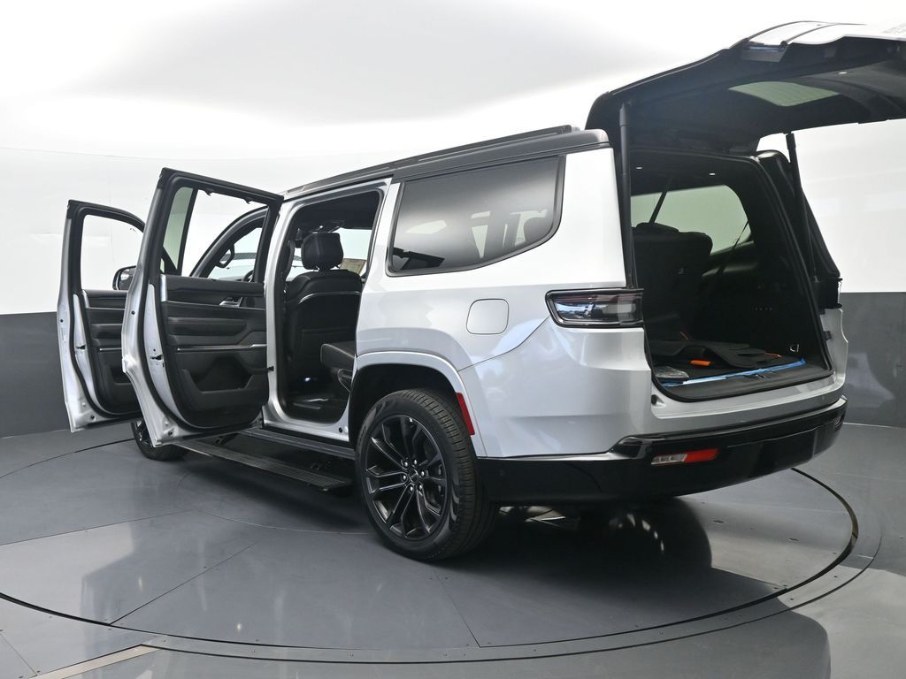 Used 2024 Silver Zynith Jeep Series II image 39