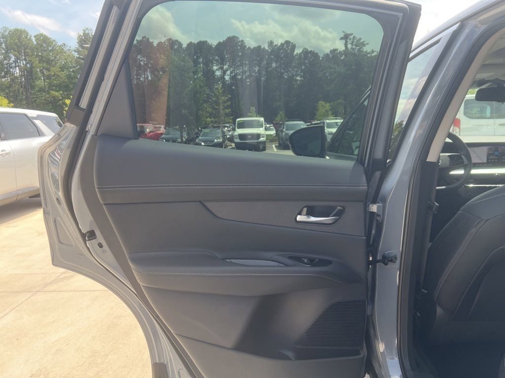2025 Boulder Gray Pearl/Super Black Nissan Murano SL AWD SUV
