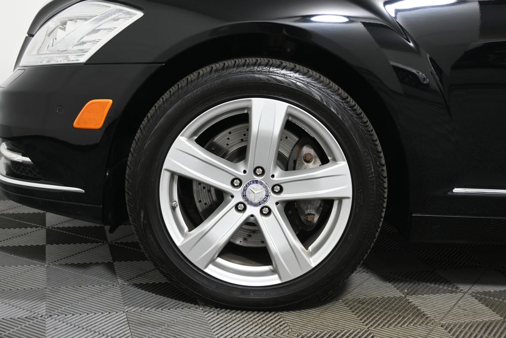 2010 Mercedes-Benz S-Class S 550 11
