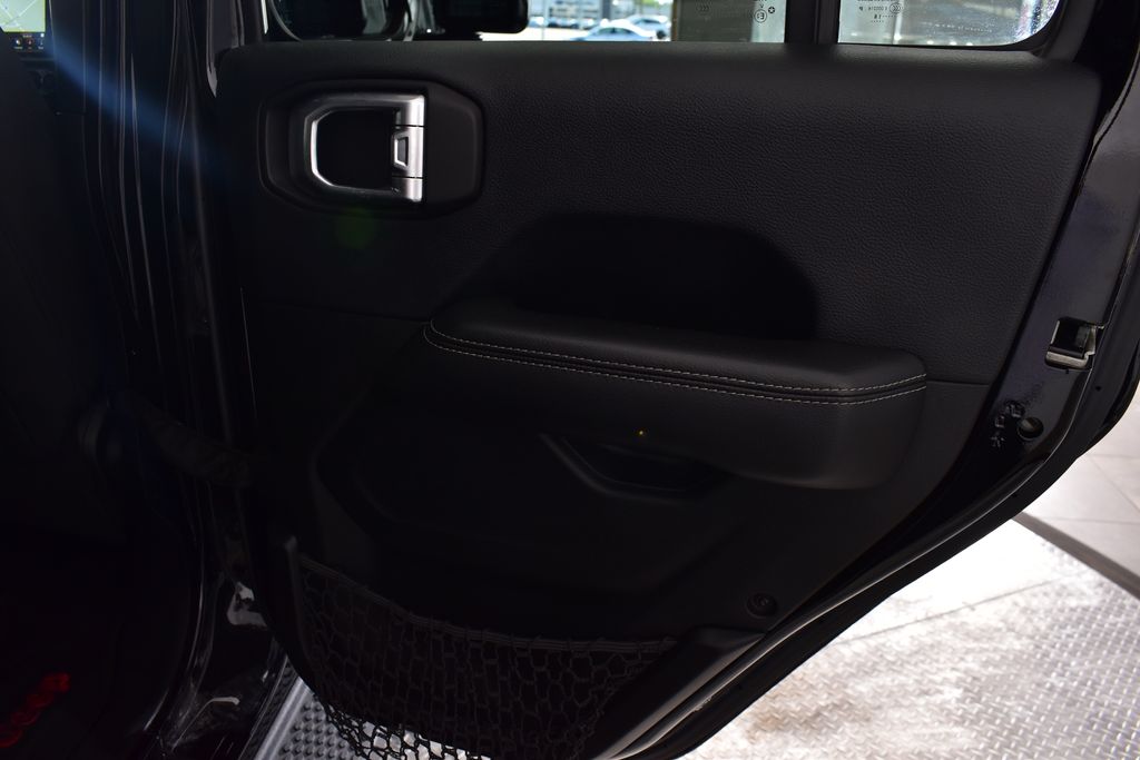 Thumbnail: 2018 Jeep Wrangler - 31