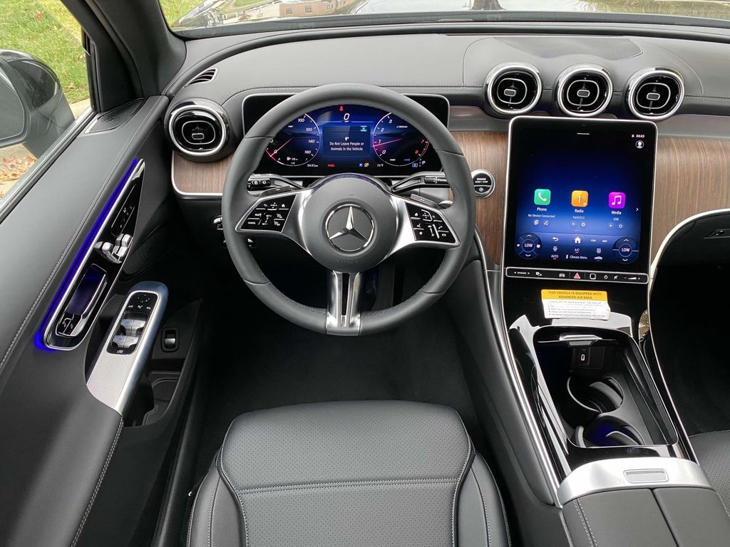 Thumbnail: 2025 Mercedes-Benz GLC - 22