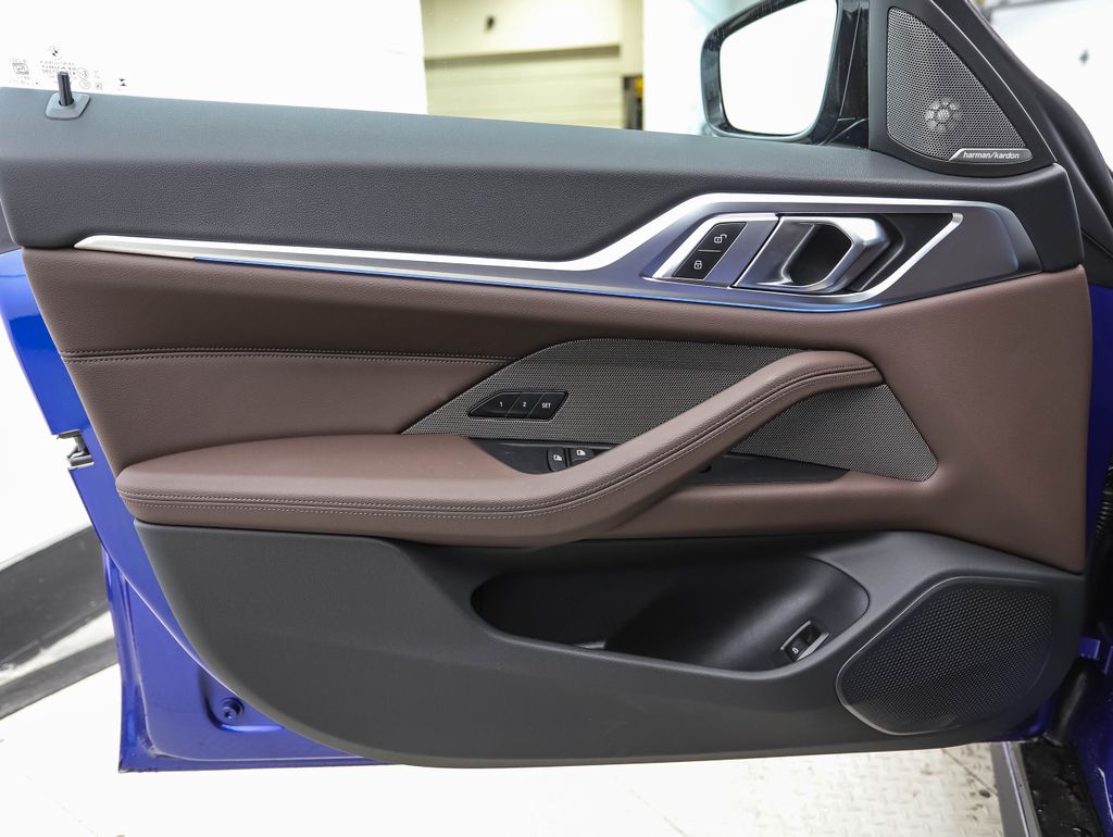 Thumbnail: 2026 BMW i4 - 9