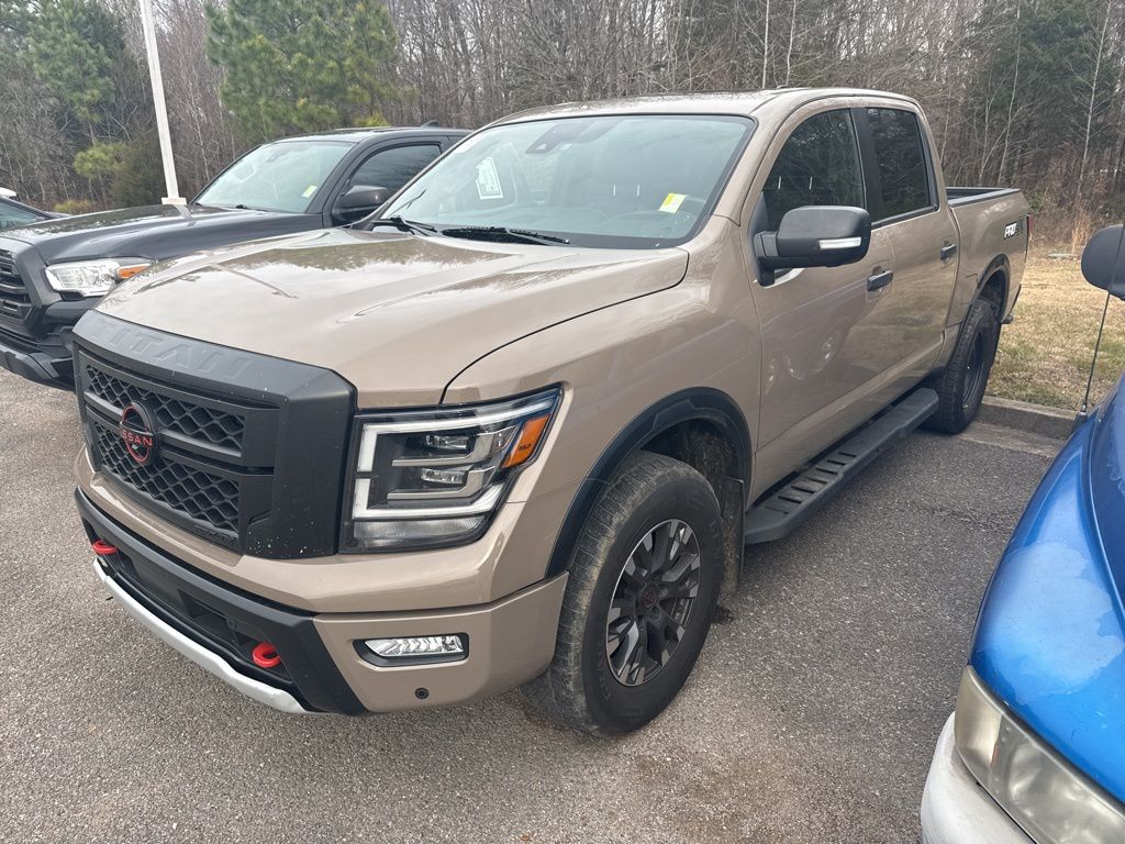 2023 Nissan Titan PRO-4X Crew Cab 4WD