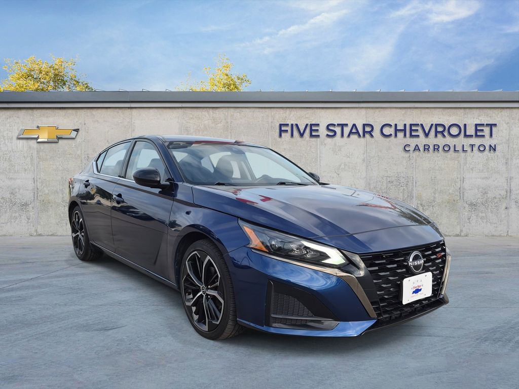 Deep Blue Pearl 2024 Nissan Altima 2.5 SR FWD Sedan Front-Wheel Drive Continuously Variable Transmission