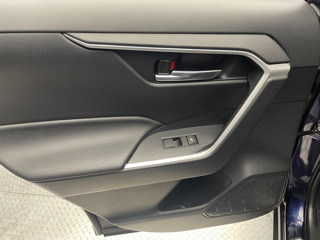 Thumbnail: 2023 Toyota RAV4 - 32