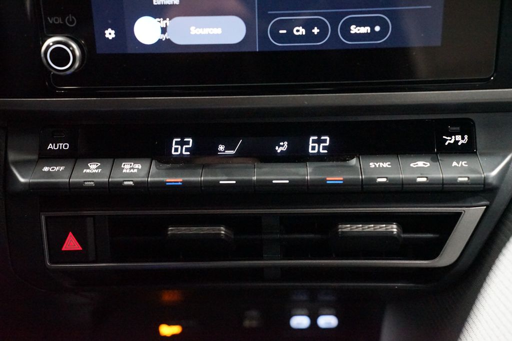 Thumbnail: 2026 Toyota Camry - 21