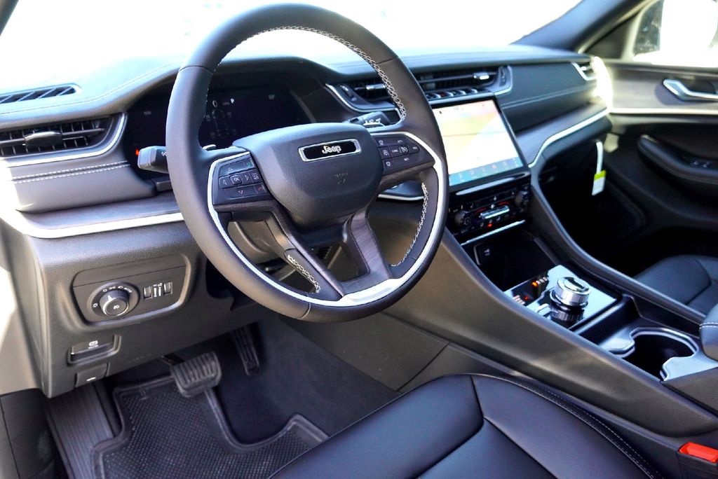 New Car 2025 Jeep Grand Cherokee L  Limited For Sale Under $50,000 In Taylor, Texas