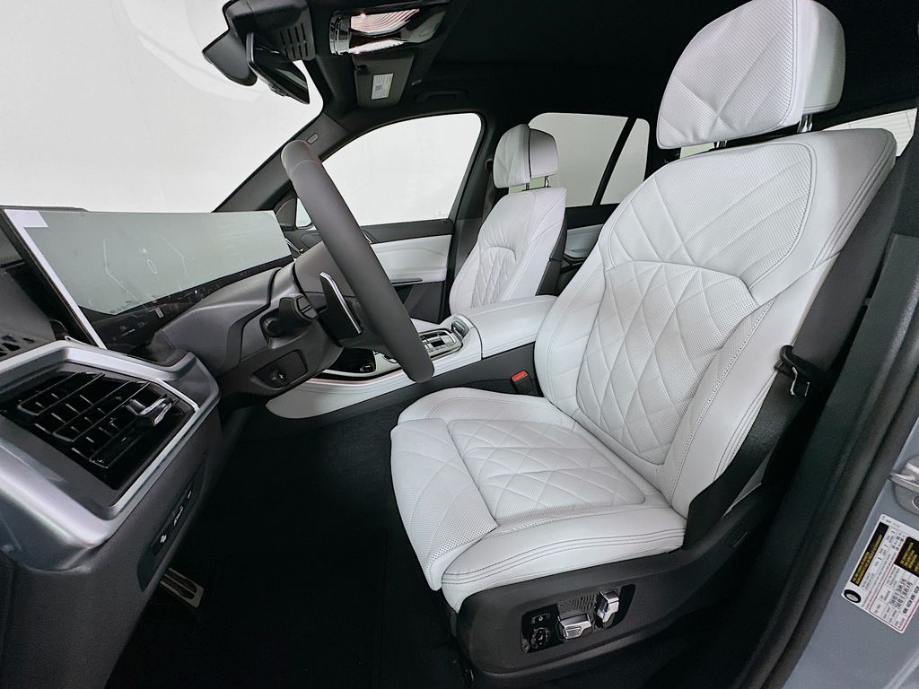 Thumbnail: 2026 BMW X5 - 16