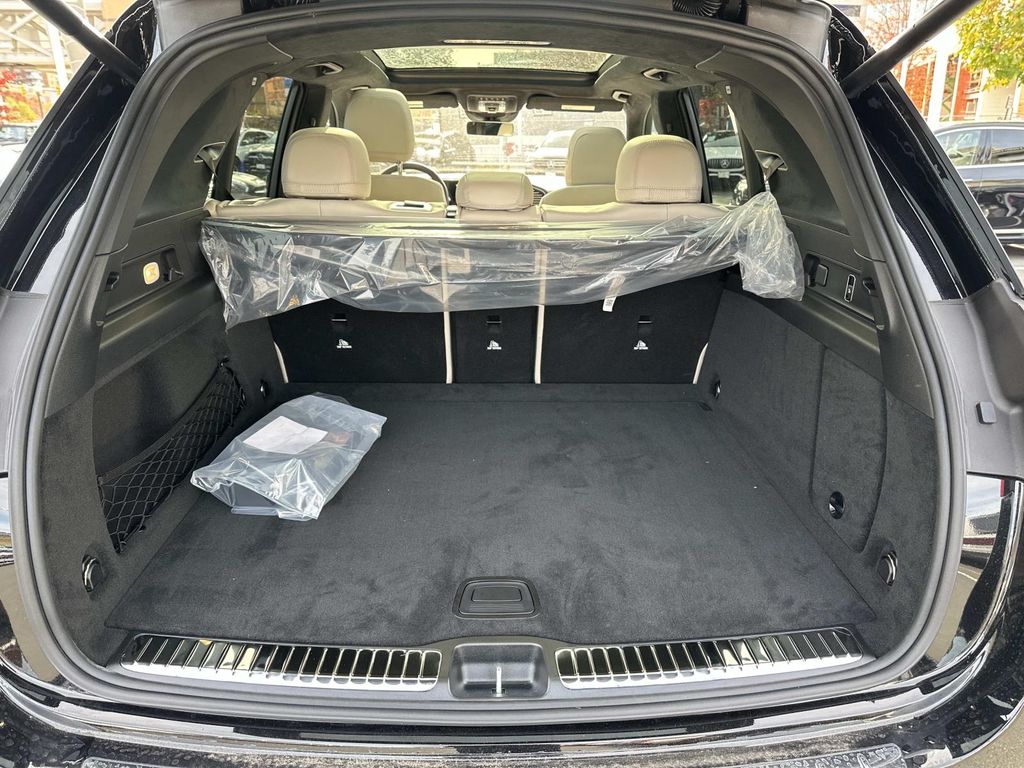 Thumbnail: 2026 Mercedes-Benz GLE - 22