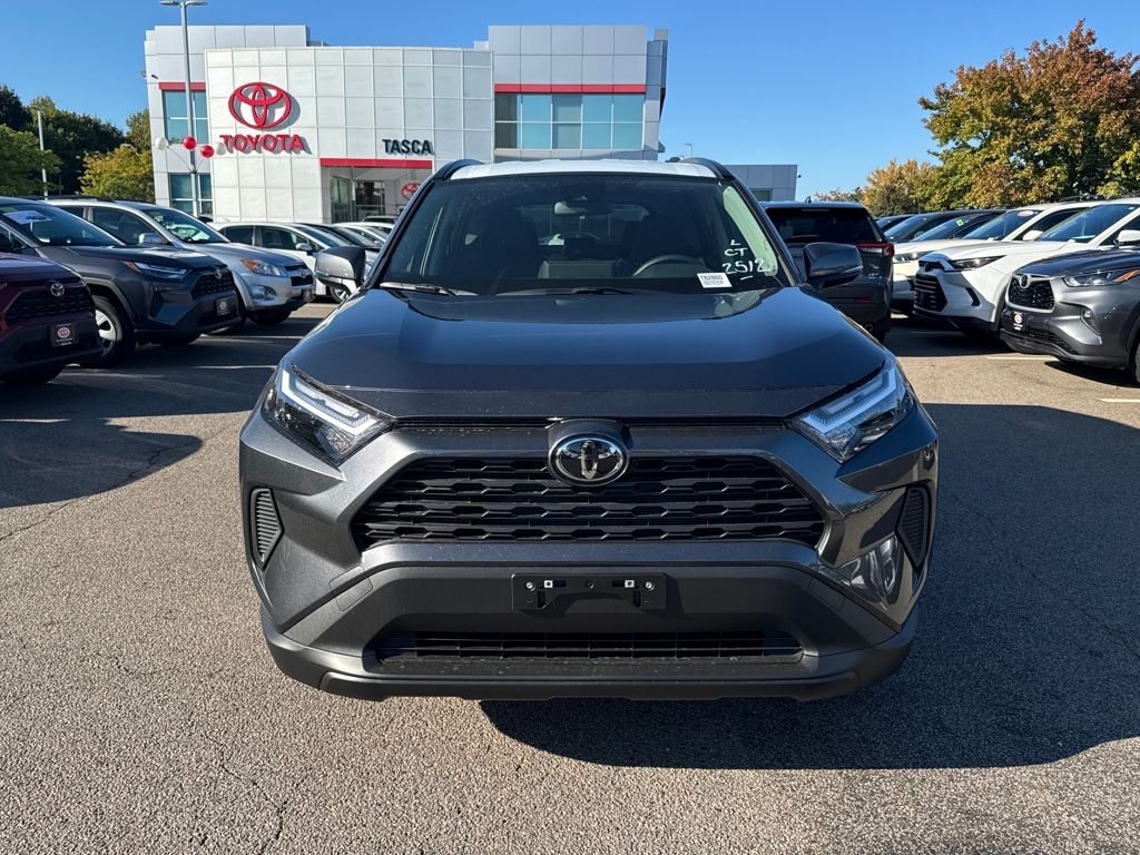 2025 Toyota RAV4 Hybrid LE photo 2