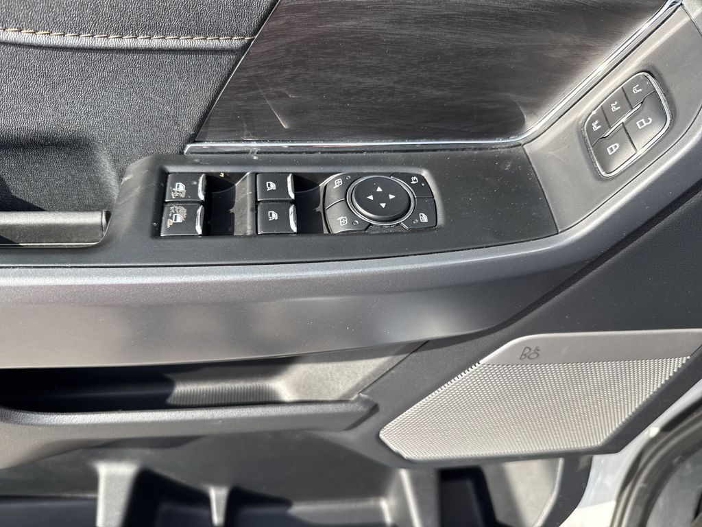 2025 Ford F-150 Lariat - 9
