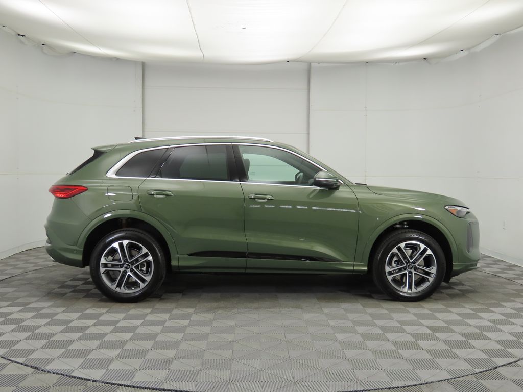 Thumbnail: 2025 Audi Q5 - 4