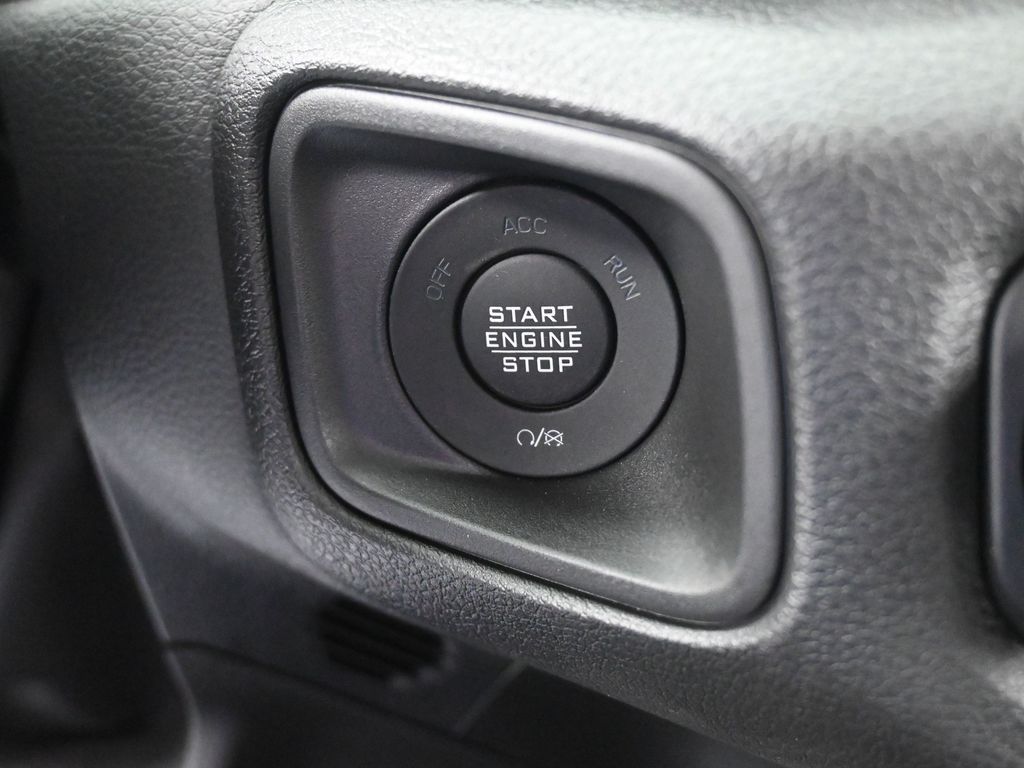 New 2026 Granite Crystal Metallic Clearcoat Jeep Sport image 21