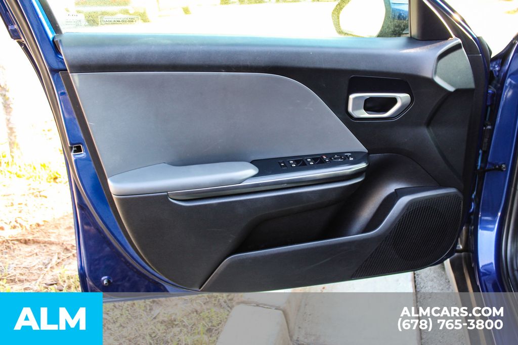 Used 2025 Blue Kia LXS image 35