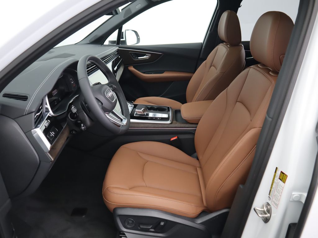 2025 Audi Q7  21