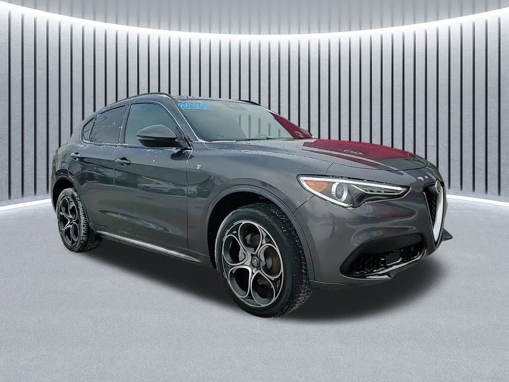 2023 Alfa Romeo Stelvio Ti AWD