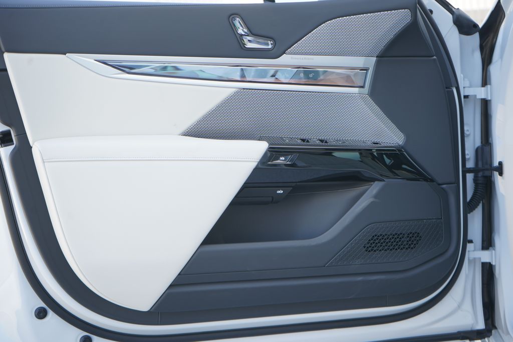 Thumbnail: 2025 BMW 7 Series - 11