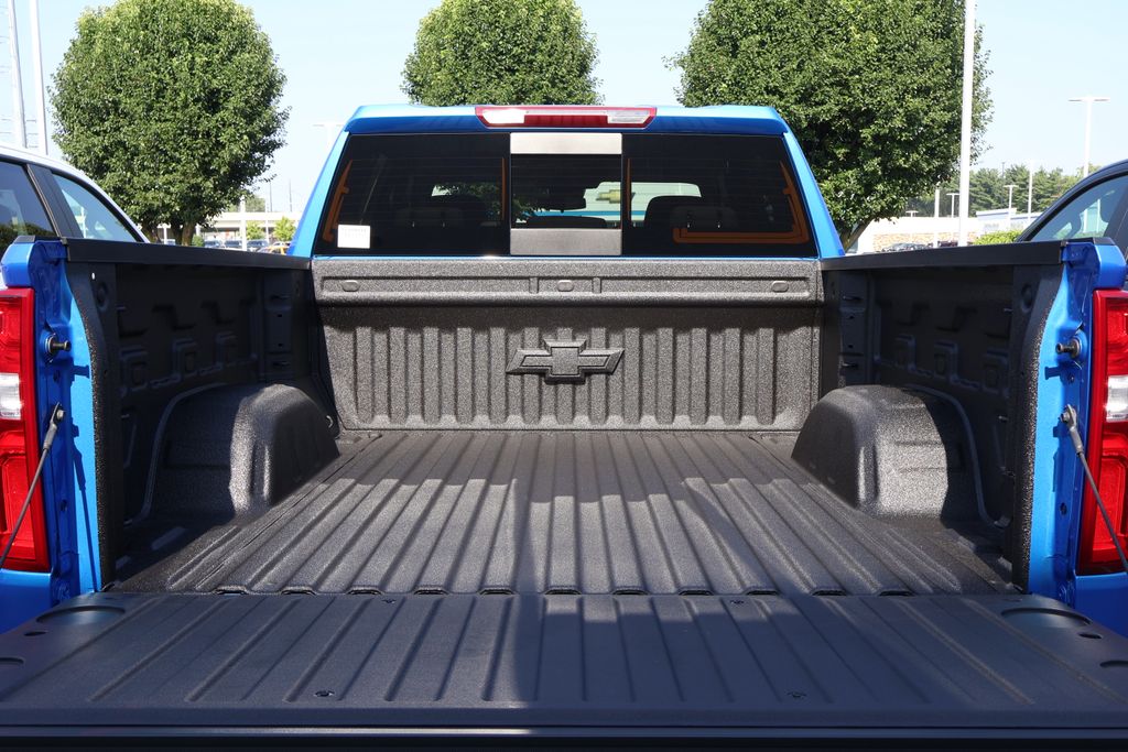 Thumbnail: 2026 Chevrolet Silverado 1500 - 11