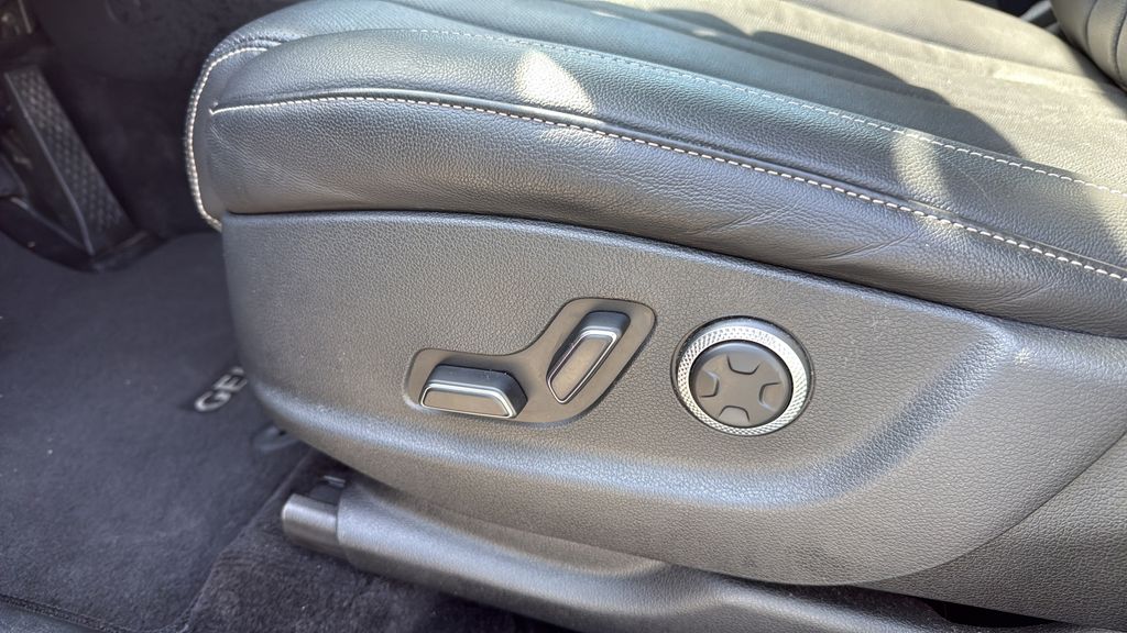 2024 Genesis GV80