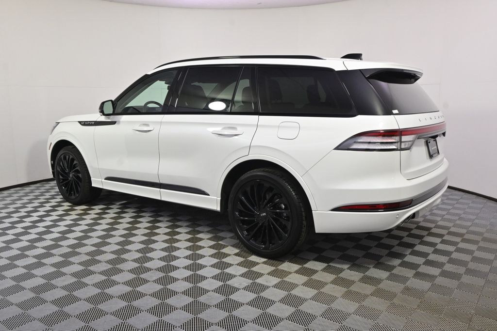 New 2026 White Lincoln Reserve image 3