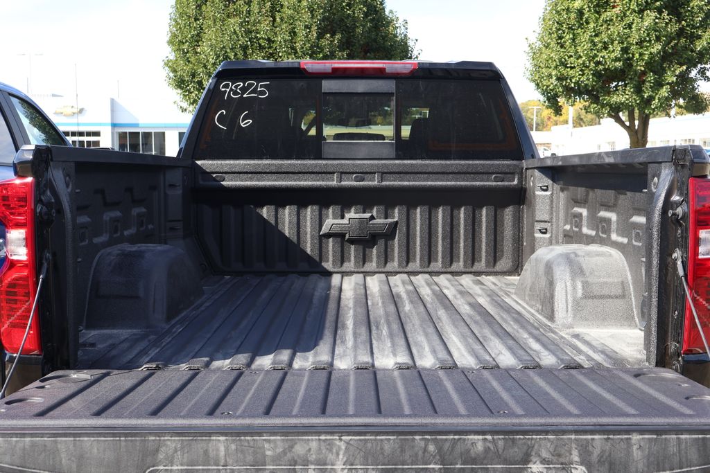 Thumbnail: 2026 Chevrolet Silverado 1500 - 12