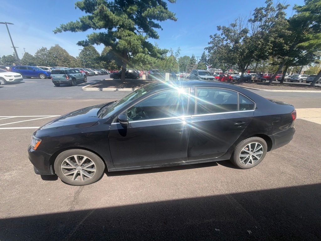 Used 2017 Black Volkswagen 1.4T SE image 12