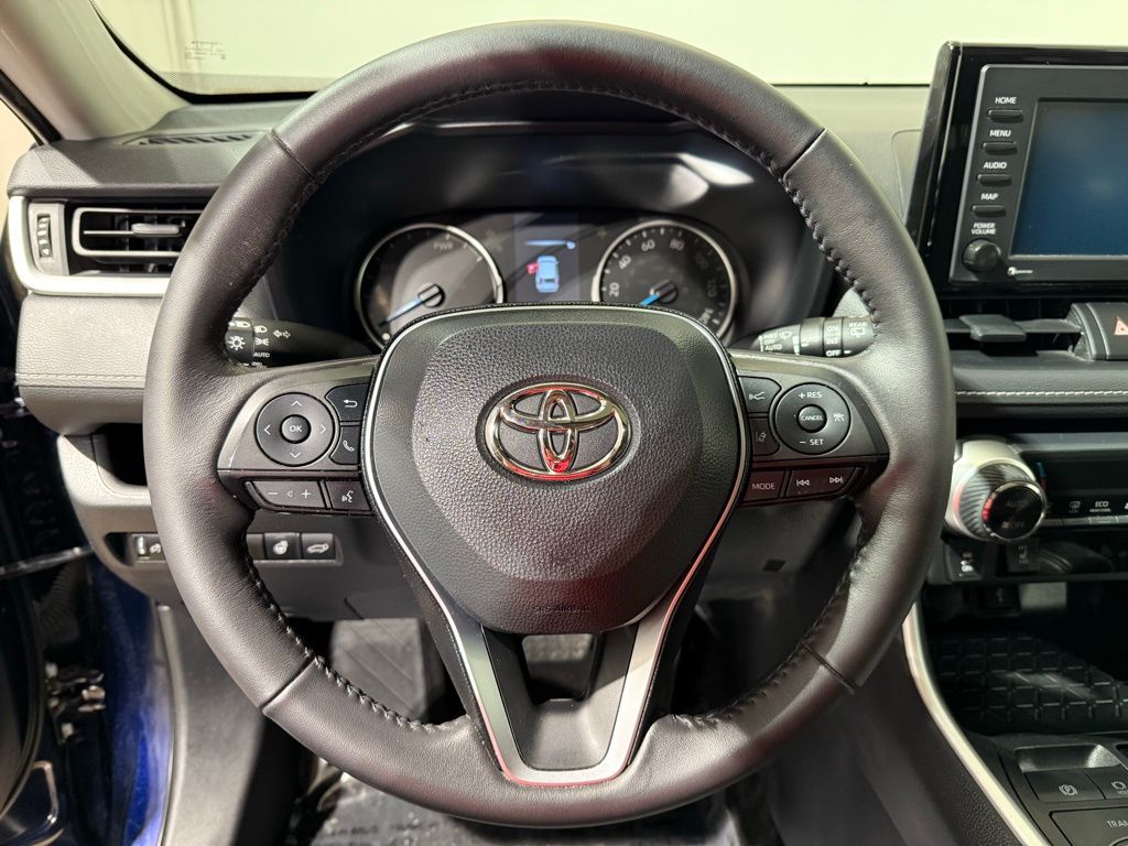 2022 Toyota RAV4 XLE 24