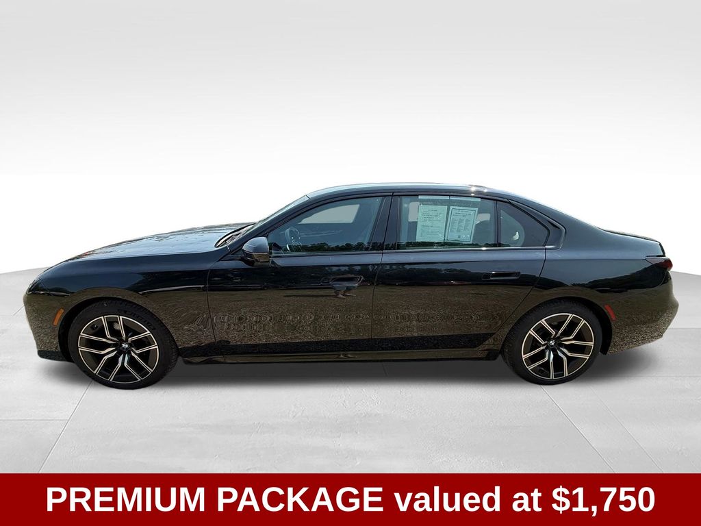 2025 BMW 7 Series 740i xDrive - Image 3
