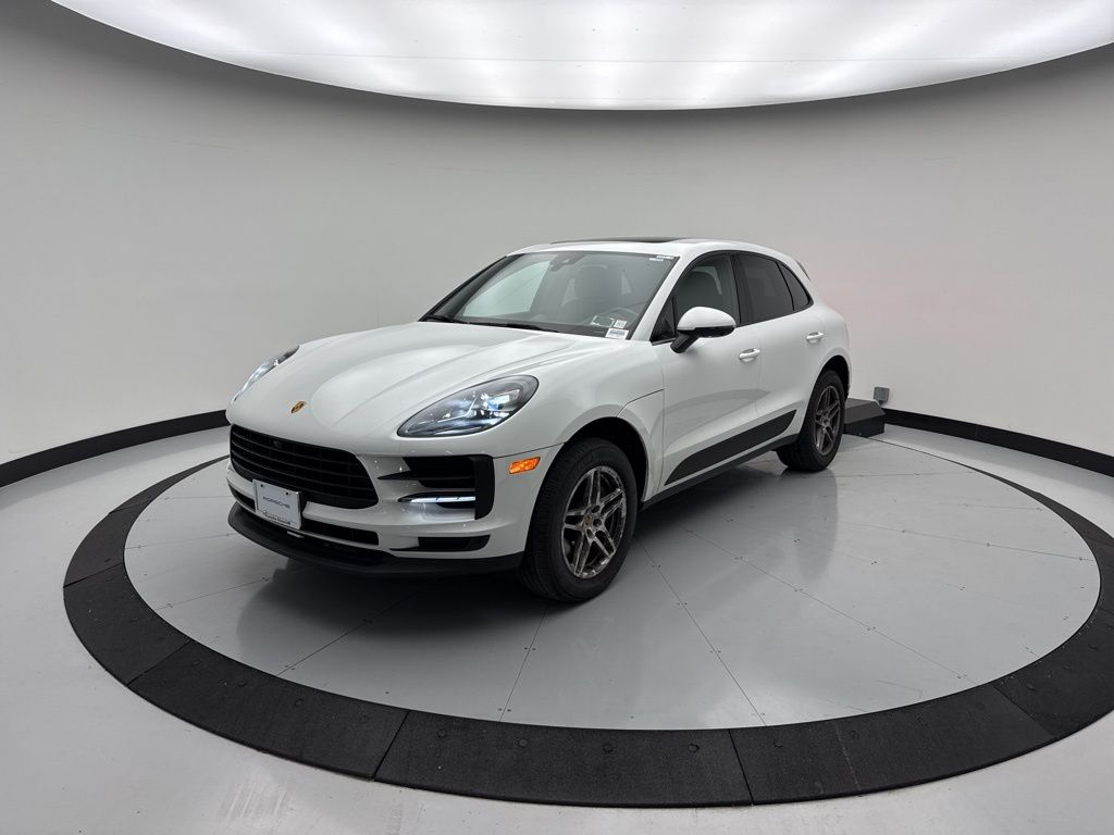 2021 Porsche Macan  -
                Chantilly, VA