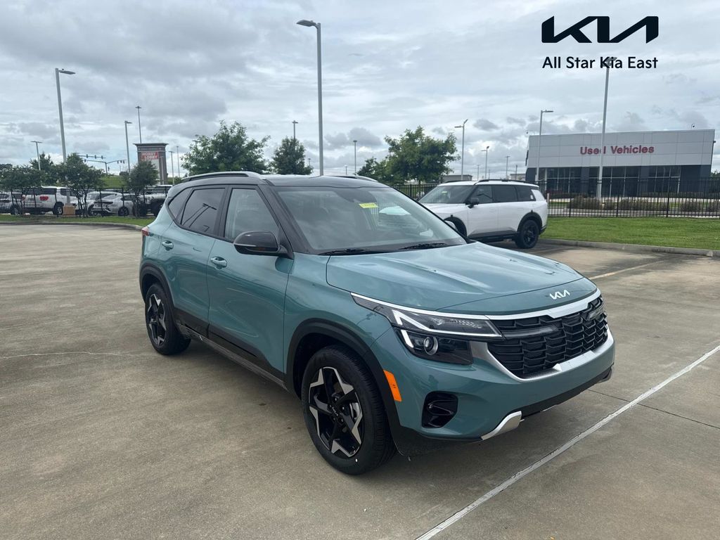 Pluton Blue/Black Roof 2026 Kia Seltos SUV / Crossover Front-Wheel Drive Continuously Variable Transmission