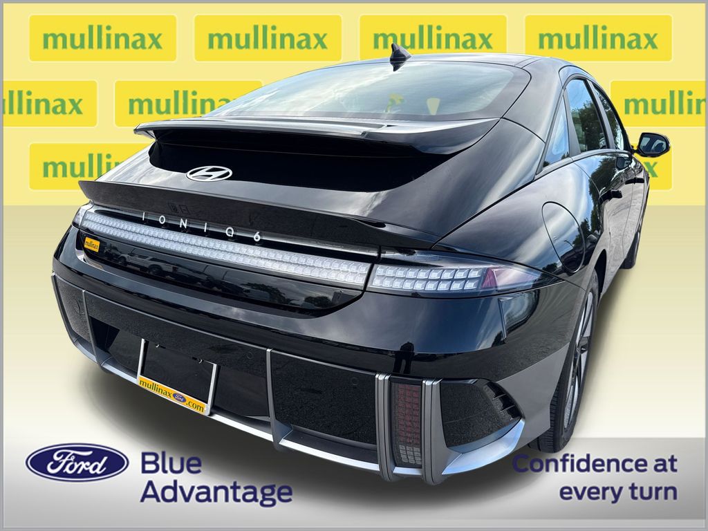 Certified Used 2024 Black Hyundai SE Standard Range image 4