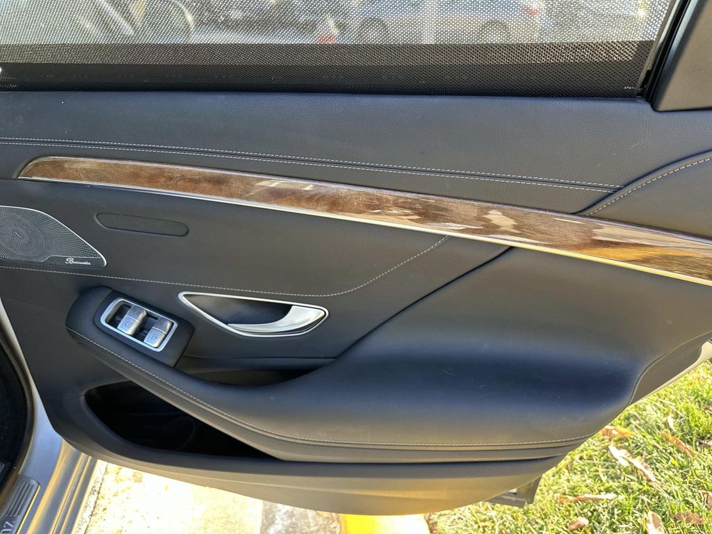 Thumbnail: 2016 Mercedes-Benz S-Class - 24